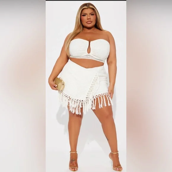 fashion Nova Chic Cream Crochet Fringe Scort 2X - Picture 3 of 3